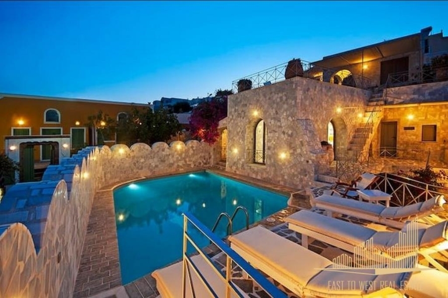 (Продава се) Къща  Жилищен комплекс || Cyclades/Santorini-Thira - 337 кв.м., 12 Спални, 900.000€ 