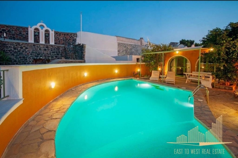 (Продава се) Къща  Жилищен комплекс || Cyclades/Santorini-Thira - 135 кв.м., 2 Спални, 700.000€ 