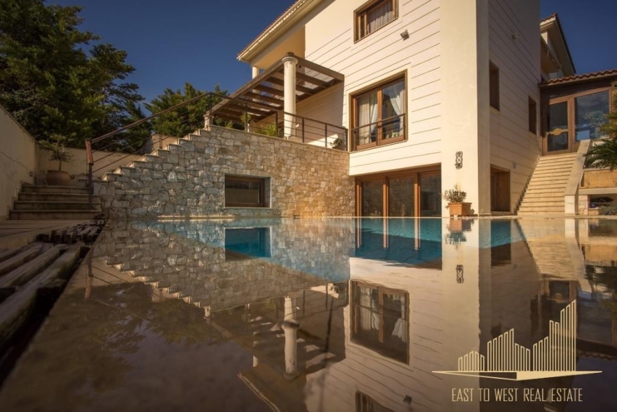 (For Sale) Residential Villa || Athens North/Kifissia - 1.241 Sq.m 