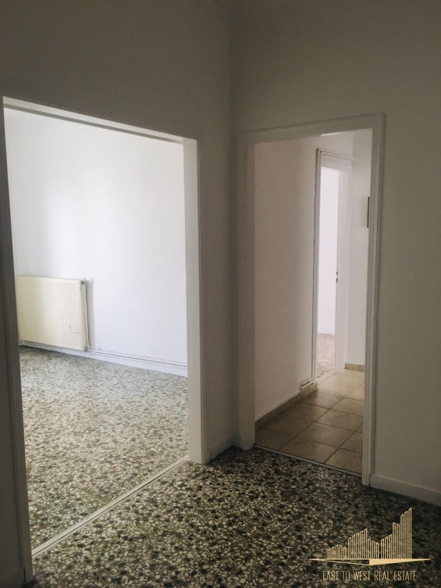 (In vendita) Casa Appartamento || Athens Center/Vyronas - 71 Metri Quadrati   , 2 Camera da letto, 145.000€ 